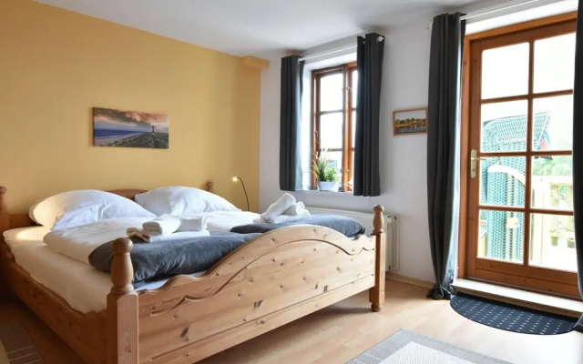 Ethereal Apartment in Stove With Garden