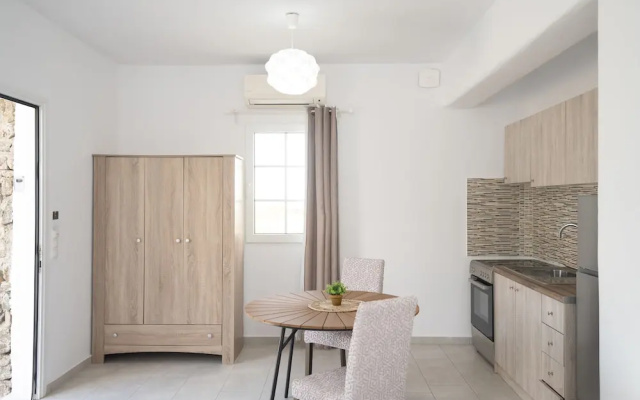 Island Nest Mykonos Suite w Shared Pool