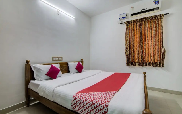 OYO 24044 Appledoor Service Apartment