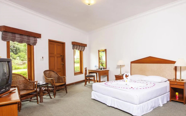 Aye Thar Yar Golf Resort