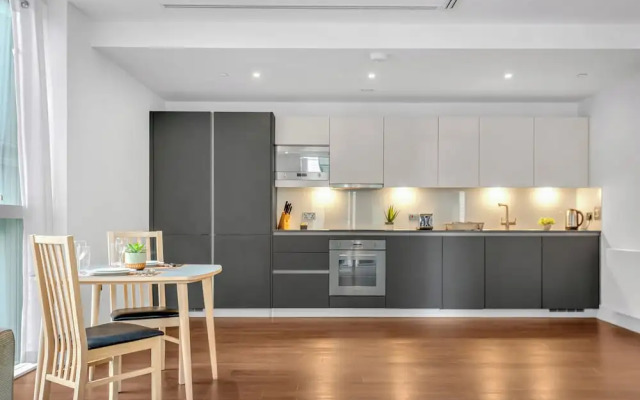 Stunning Serviced Apartment-Canary Wharf