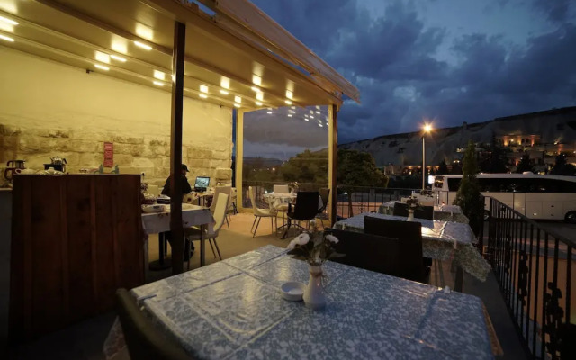 Cappa Rossa Cave Hotel