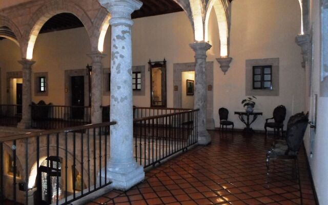 Hotel Virrey De Mendoza