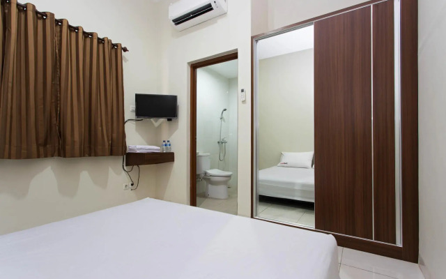 RedDoorz Near Cengkareng Airport