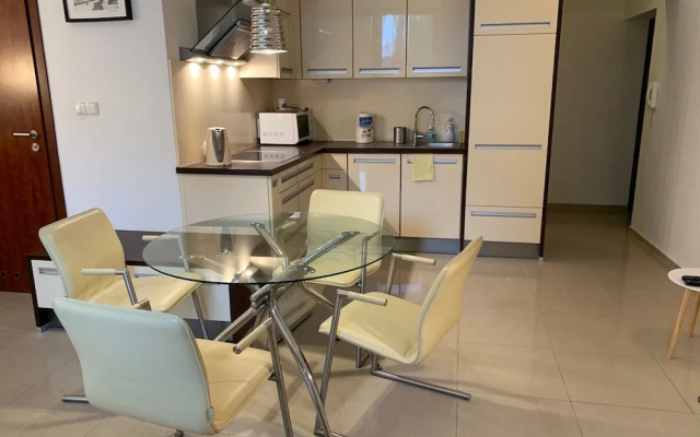 Apartments Lesna 17 by Renters