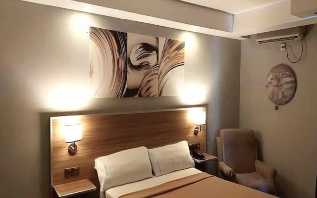 Hotel Meumi Palace