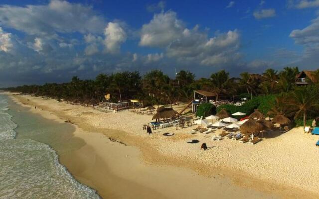 Zulum Beach Club & Cabañas