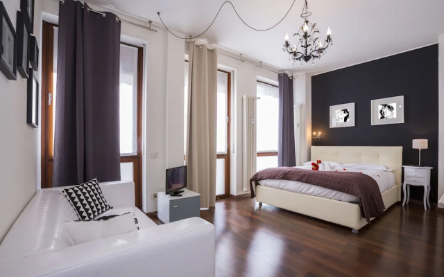 The Square Apartment