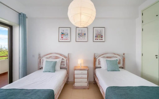 Acqua Vista Family Apartment - 200M from BEACH