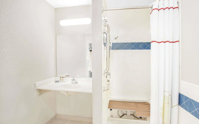 Cobblestone Suites Oshkosh