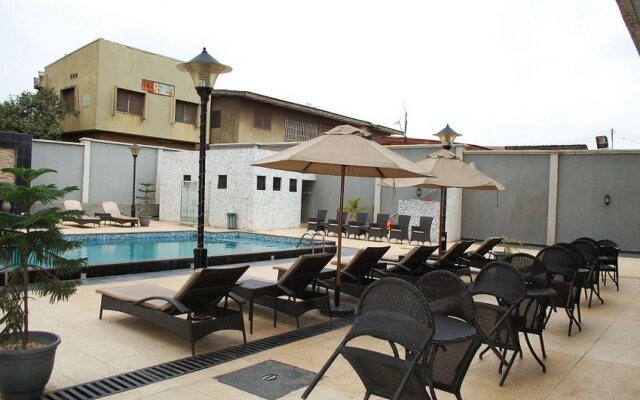 Owu Crown Hotel Ibadan