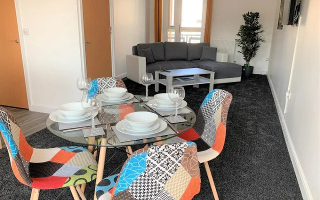 Toothbrush Apartments - 2 Bed 1 Bath Apt