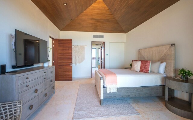 Sunny Vacation Villa 83