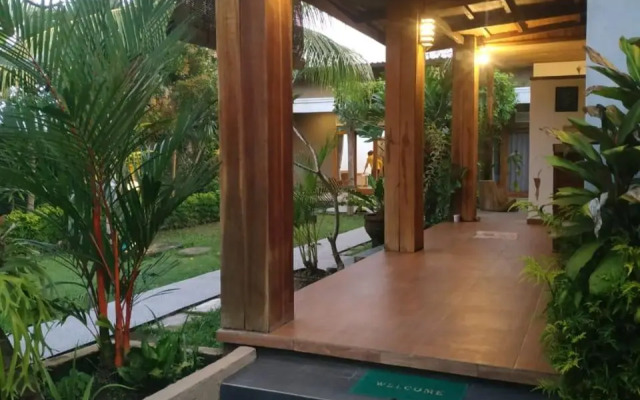 Surf Retreat Villa Sari