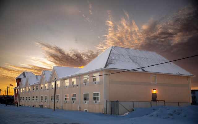 Coast Fort St. John Hotel