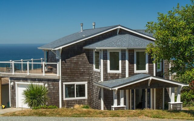 The Lighthouse 3 Br home by RedAwning