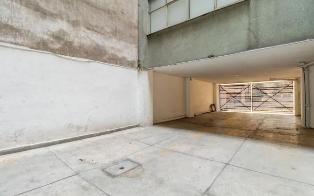 Penthouse Near Masaryk , Sleeps 16 , Pet Friendly