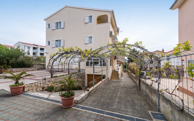 Nice Apartment Silvia 1 for 4 Persons