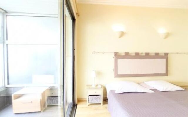 Viva Riviera Rue Victor Cousin