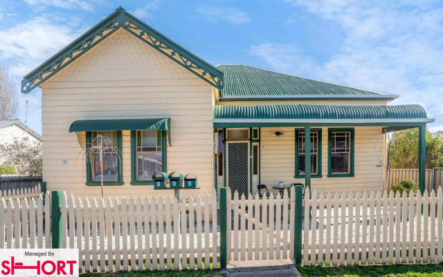 Paddington Villa 1 - Free Wi-fi, Netflix