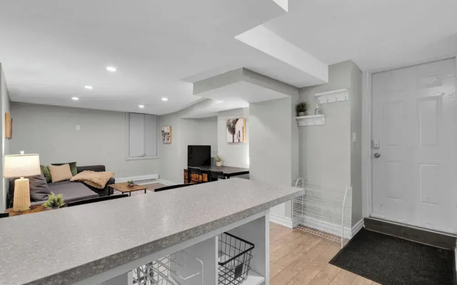 Mississauga Manor - Meadowvale