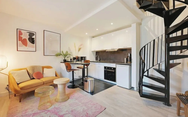Charming Duplex in Marais for 2 People