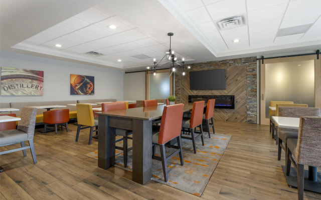 B/W Plus Elizabethtown Inn & Suites