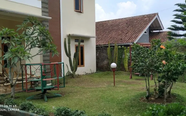 Sturgis Boutique Hotel Cipanas
