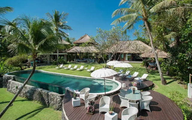 Sungai Tinggi Beach Villa