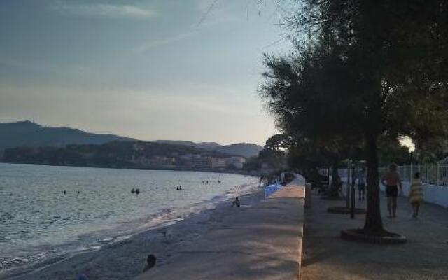 Appartement 4 personnes 5mn plage Piscine wifi parking