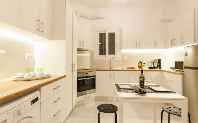 Classy Central Apartment near Acropolis