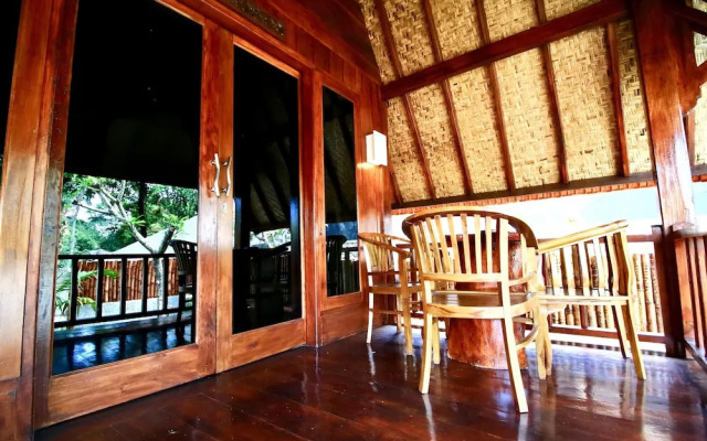 Yoki's Bungalows