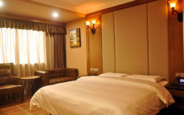 Lincoln Carnival Hotel