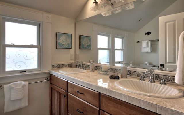 3715 Bliss by the Sea