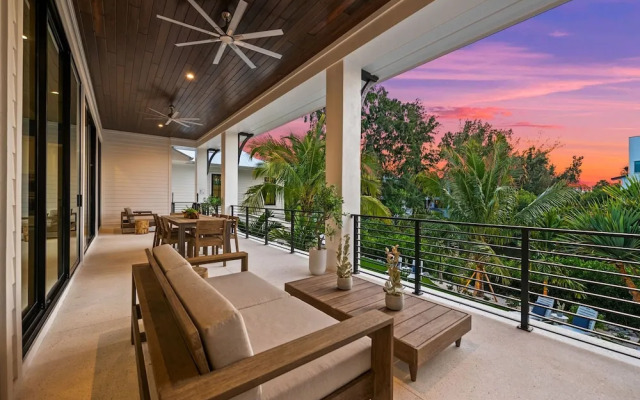 Salty Oak in Siesta Key