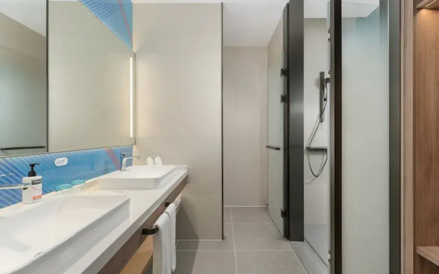 Holiday Inn Express Guangzhou University Town by IHG