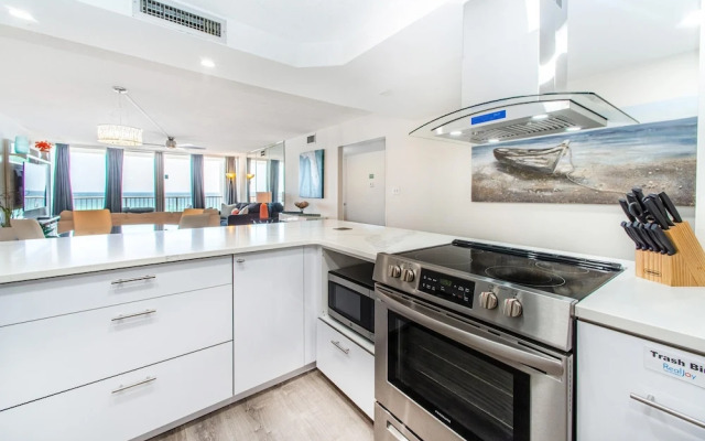 Shoreline Towers 3083