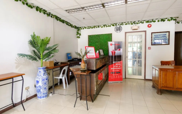 Pearl Manor Hotel by RedDoorz