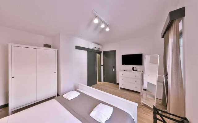 Pitoresk Otel