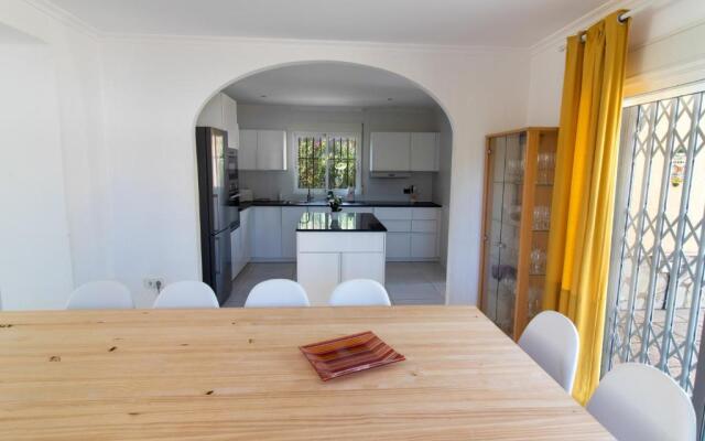 Villa Reyets 4 bed 3 bath