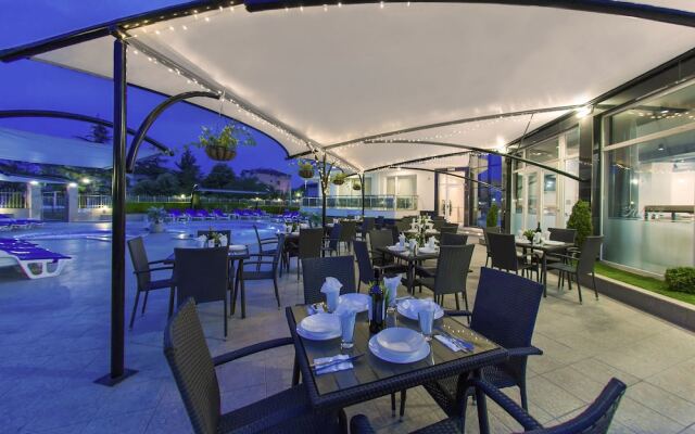 Family Hotel Adena