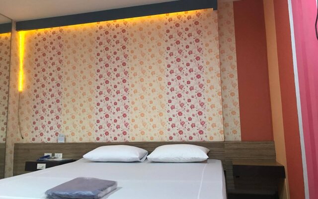 Lux Inn
