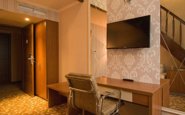 Golden Ball Club Hotel & Fitness