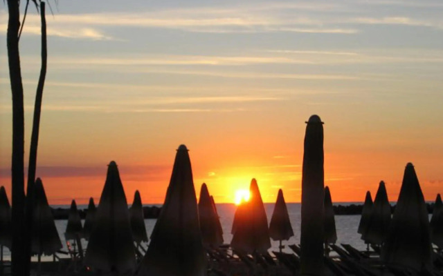 Hotel Carillon