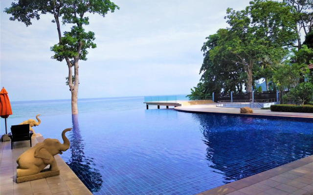 Chang Buri Resort & Spa (SHA Plus+)