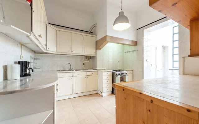 Guestready - Wonderful 4BR Flat Near Liberdade Avenue, Lisbon