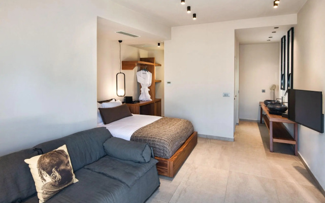 Uma Ray Suites