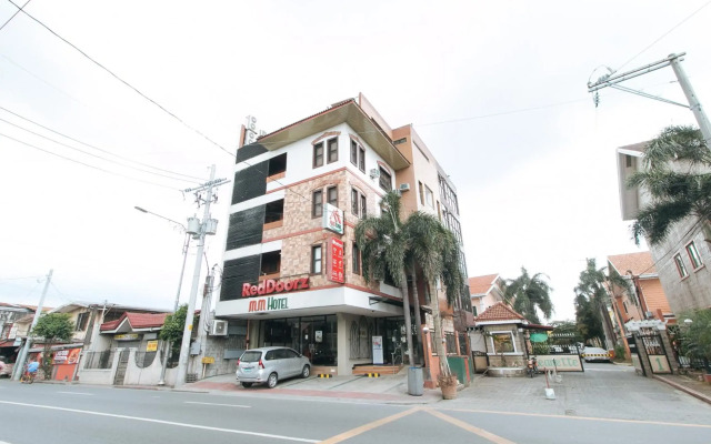 RedDoorz Plus Near Bamboo Organ Las Piñas