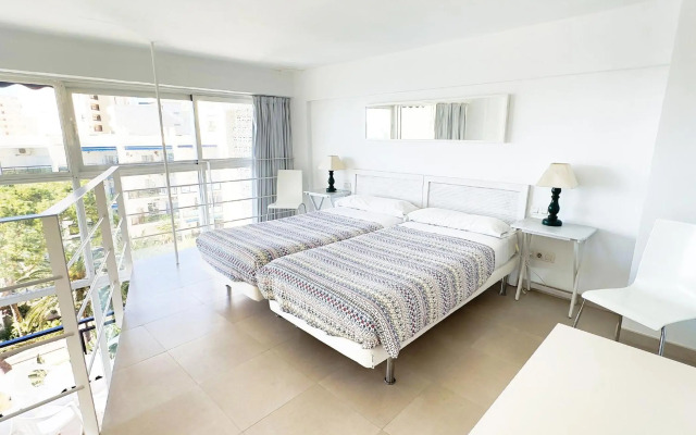 Skol 302 Super One-bedroom Duplex with Sea Views