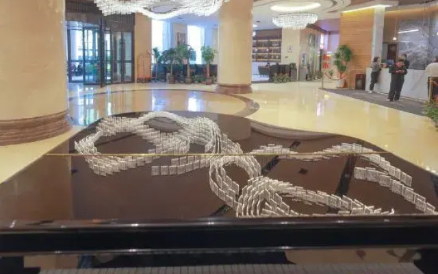 Huachen Hotel